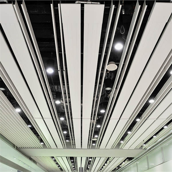 Long wave radiant ceiling panel for large and tall spaces